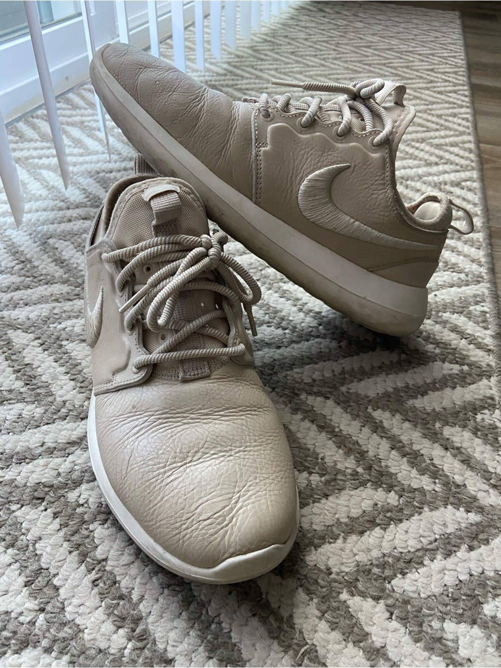 Nike Leather Roshe Run - wmns 9